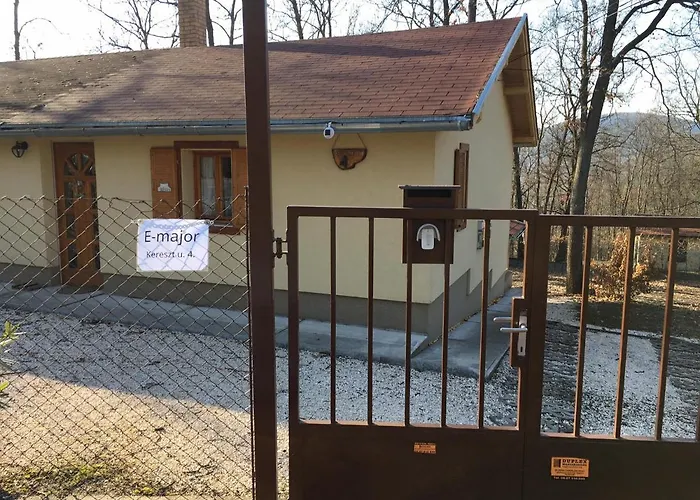 Case de vacanță E-major *